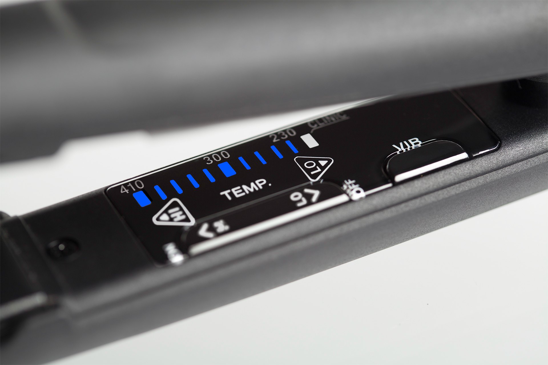 Close-up of the Evan iron's digital LED temperature display